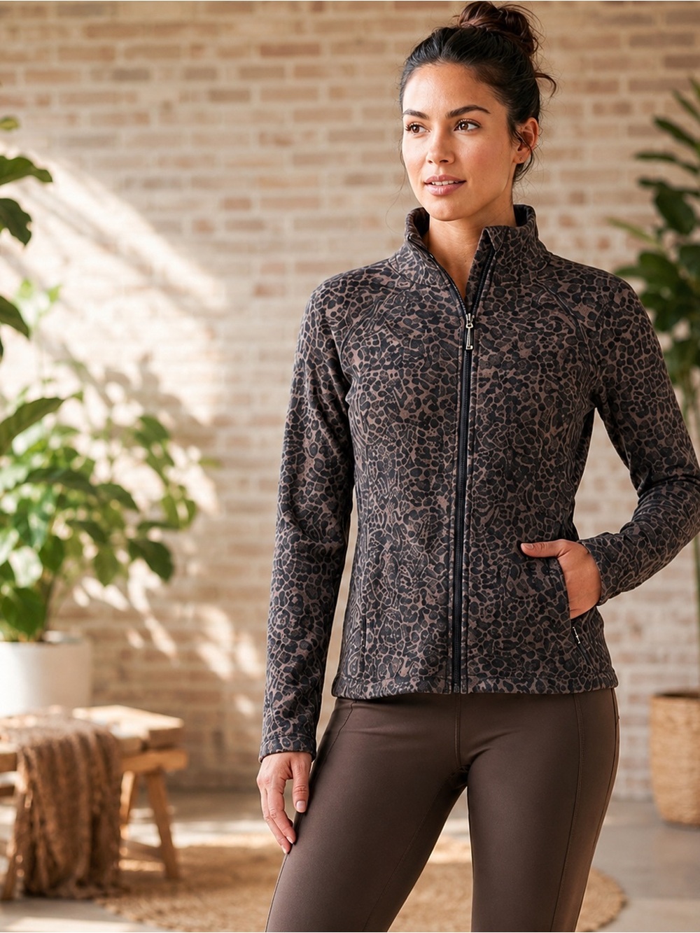 LUCY Plush Textured Leopard
Print Fitted Active Jacket |
Rare | EUC Size Med